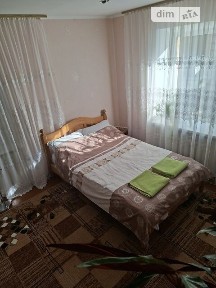 Оренда будинку на добу на вул. Миколи Костомарова 15, 2 кімнати, спальних місць - 2 • ID 35094559