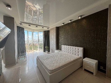 Продаж 1-кімнатної квартири з ремонтом, Солом'янська 15А, новобудова