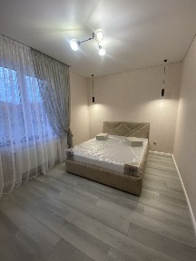 Вільний будинок, перше поселення