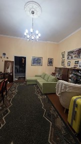 У продажу двокімнатна квартира в історичному центрі