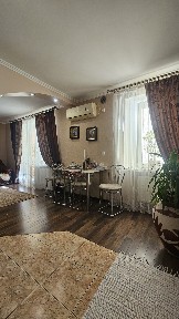 Продам 3-кімнатну квартиру з індивідуальним опаленням