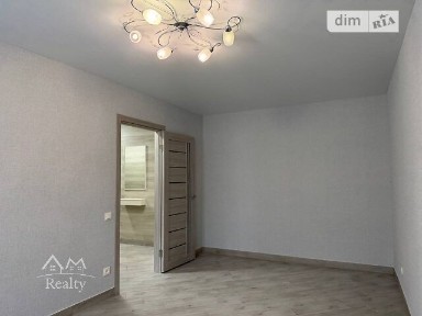 Продаж 1к квартири 32 кв. м на вул. Київська • ID 35099177