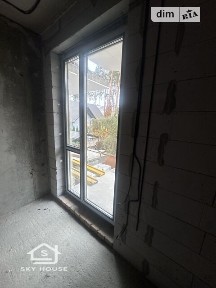 Продаж офісного приміщення 16.4 кв. м. на 4 поверсі на вул. Українська 1А, вісьмиповерхова будівля • ID 35098938