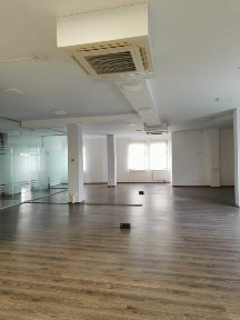 Продаж офісу в офісному центрі, бічна вул. Угорська, 443 м2