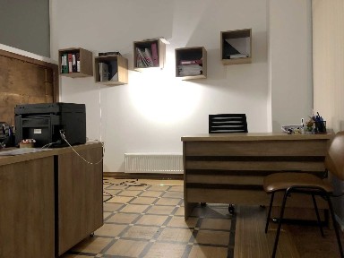 Продаж приміщення по вул. Пулюя (78 м. кв. ).