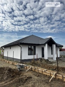 Продаж 1 поверхового будинку з ділянкою на 6 соток, 100 кв. м, 3 кімнати, на вул. Квіткова • ID 35101355