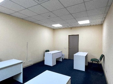 Здам 27 м² БІЛЯ МЕТРО! 3 хв пішки - 1-Й ПОВЕРХ. Опалення є. Площа Українських Героїв