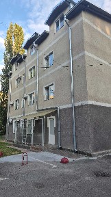 Гната Юри, Колібріс (вул. Корольова). Без комісійних. 15 кв м та 23 кв м. Є два вільних приміщення з ремонтом. Без комісійних.