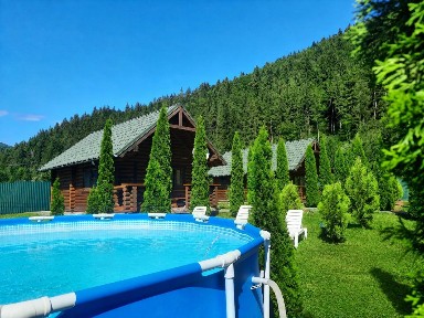 Продаж дачі неподалік озера Синевир