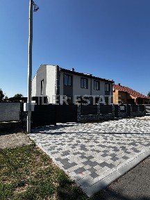 Продається дуплекс в Павшино 5 хв до Мукачева