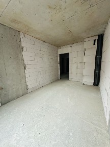 Продам 2 кімнатну квартиру біля озера в зданому будинку