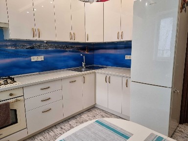 Продам 3-кімнатну квартиру 84 кв м с. Жуковського ЖК Пори року