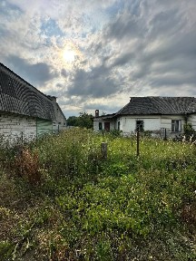 Ділянка з частиною будинку в чудовій локації ПВ