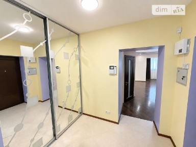 Продаж 3к квартири 140 кв. м на вул. Захисників України • ID 35101981