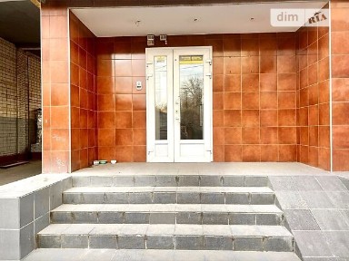 Продаж офісного приміщення 157 кв. м. на 1 поверсі на вул. Лялі Ратушної, дев'ятиповерхова будівля • ID 35102644