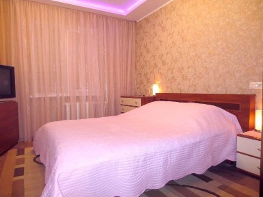 2-комнатная квартира посуточно 56 м², Водопойная ул., 19