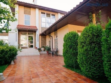 Продам 3-х эт. роскошный дом пер. Амундсена/ул. Дача Ковалевского.