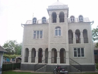 Продам будинок біля р. ДНІСТЕР, з великою зем. ділянкою.