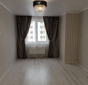 Продаж 1-кімнатної квартири 40 м², Миру вул., 53