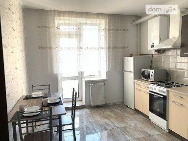 Дружба. Поруч парк. 1 кімната. Квартира подобово