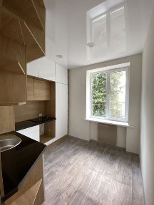 Продам 2 кв АО сталинка центр, прописаных нет, документы готовы 48000$