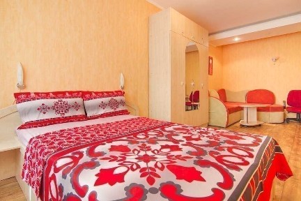 Свет всегда, очень теплая! ЦЕНТР, Базарная, новый дом. Балкон. Хозяйка