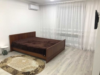 Затишна двокімнатна квартира в центрі поруч з військовою частиною.