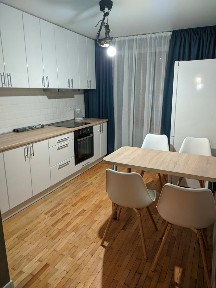 Днепр, Александра Поля просп., 11