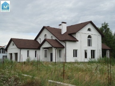 Продажа дома 300 м², Швейцарская Деревня ул.