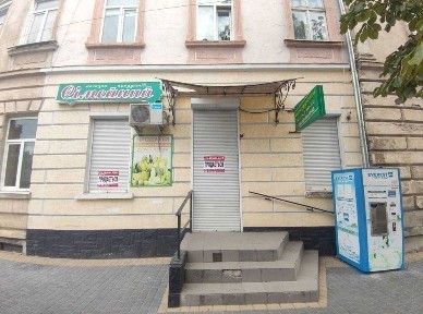 Продається комерційне приміщення по вул. Підзамче (біля заправки ОККО)