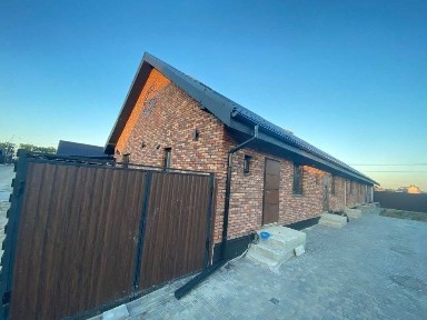 Квартира в таунхаусі з двориком і парковкою 86м2 (Відео) РОЗТЕРМІНУВАННЯ